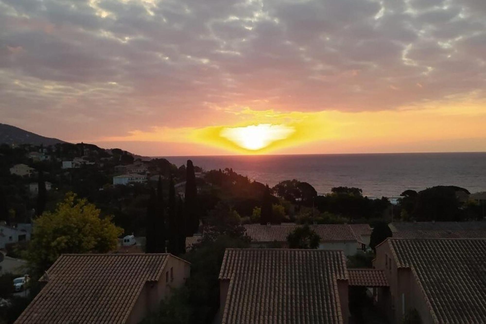 Duplex In Pramousquier - Sea View Daire Le Lavandou Dış mekan fotoğraf